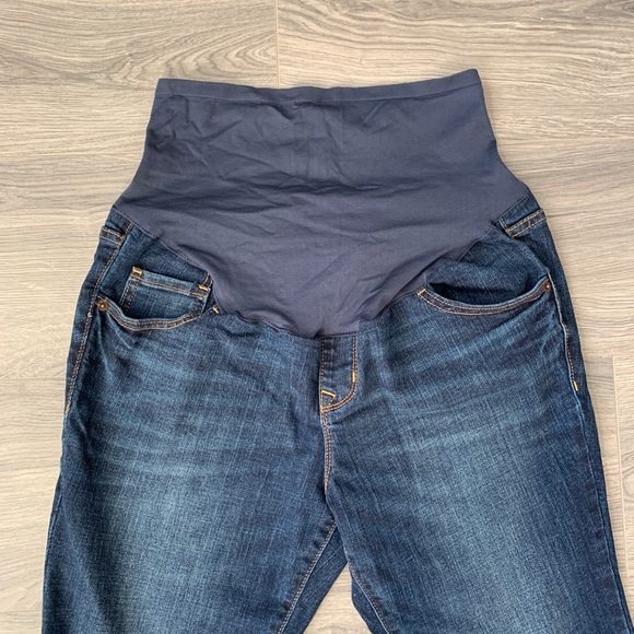 Old Navy Maternity Jeans w/full stretch panel, size 8 short - Picture 2 of 4